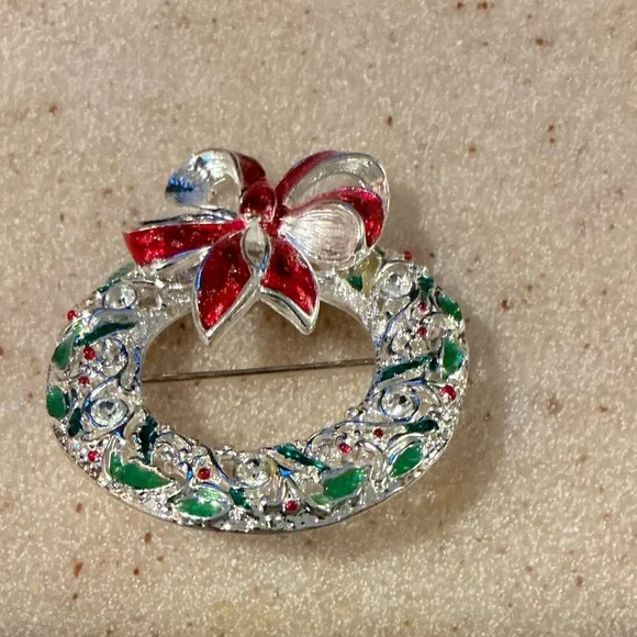 Holiday Wreath Brooch with Red Bow - Picture 2 of 3
